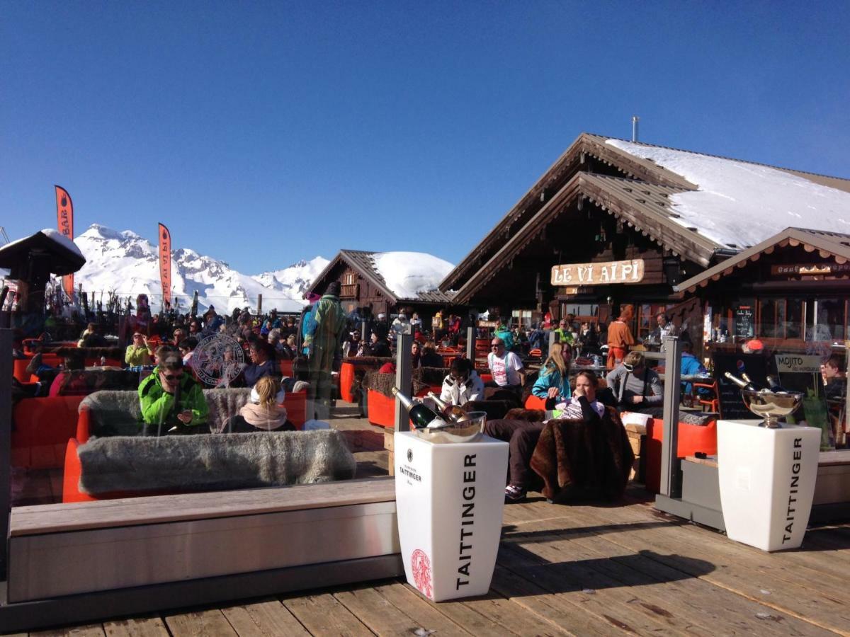 Eden Sur Les Pistes Avec Vue Panoramique Sur La Vallee La Joue du Loup Luaran gambar