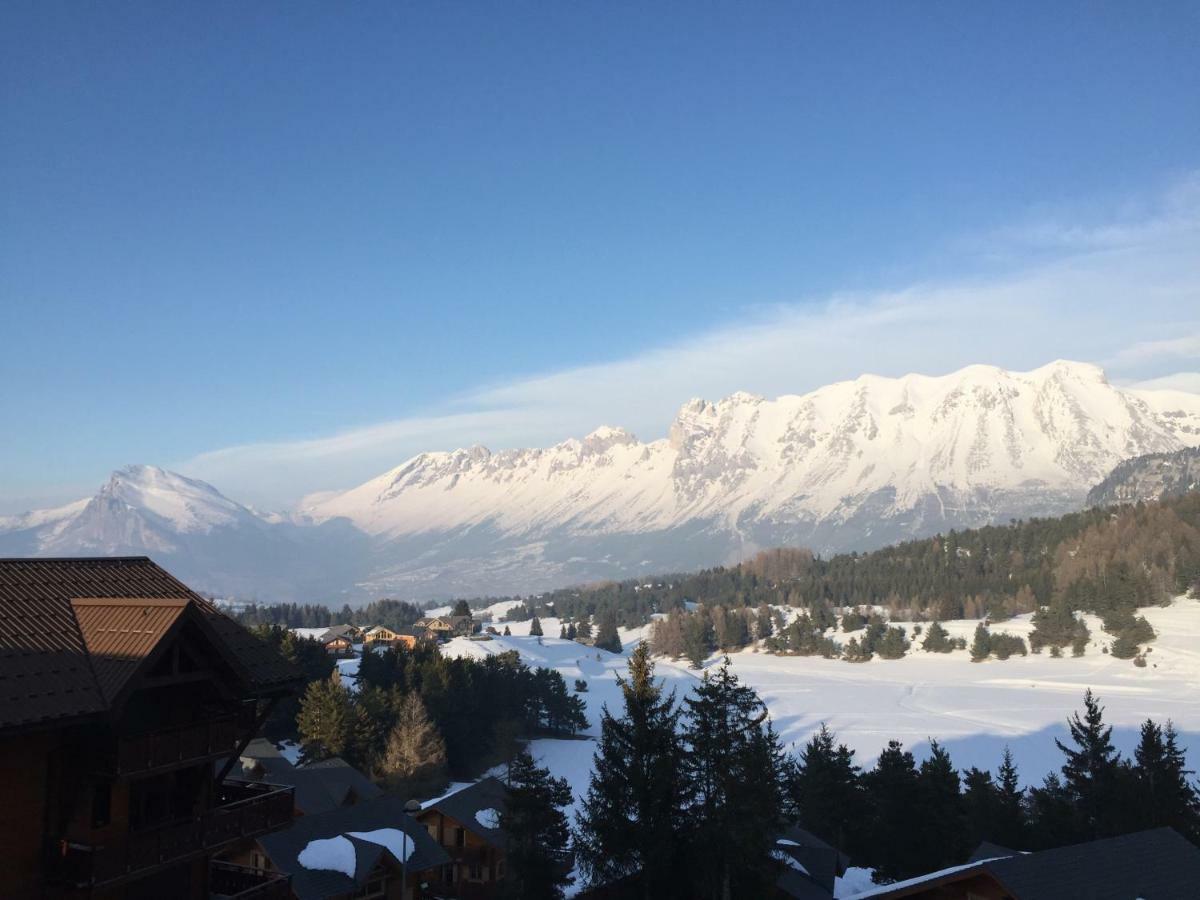 Eden Sur Les Pistes Avec Vue Panoramique Sur La Vallee La Joue du Loup Luaran gambar