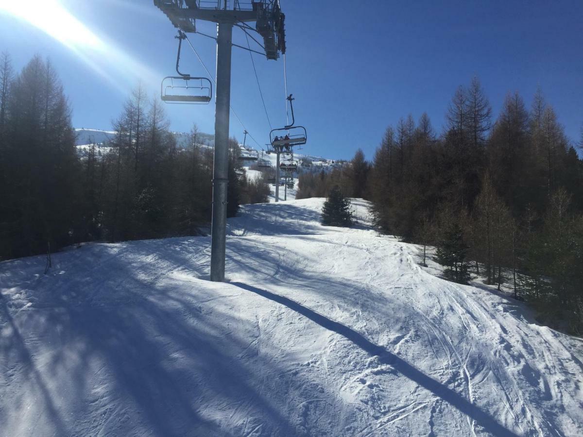 Eden Sur Les Pistes Avec Vue Panoramique Sur La Vallee La Joue du Loup Luaran gambar