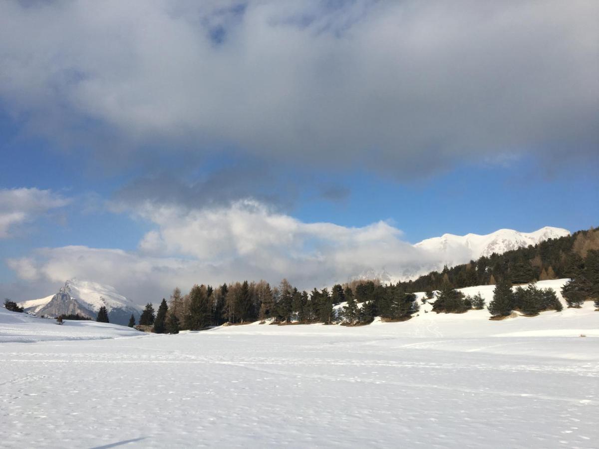 Eden Sur Les Pistes Avec Vue Panoramique Sur La Vallee La Joue du Loup Luaran gambar