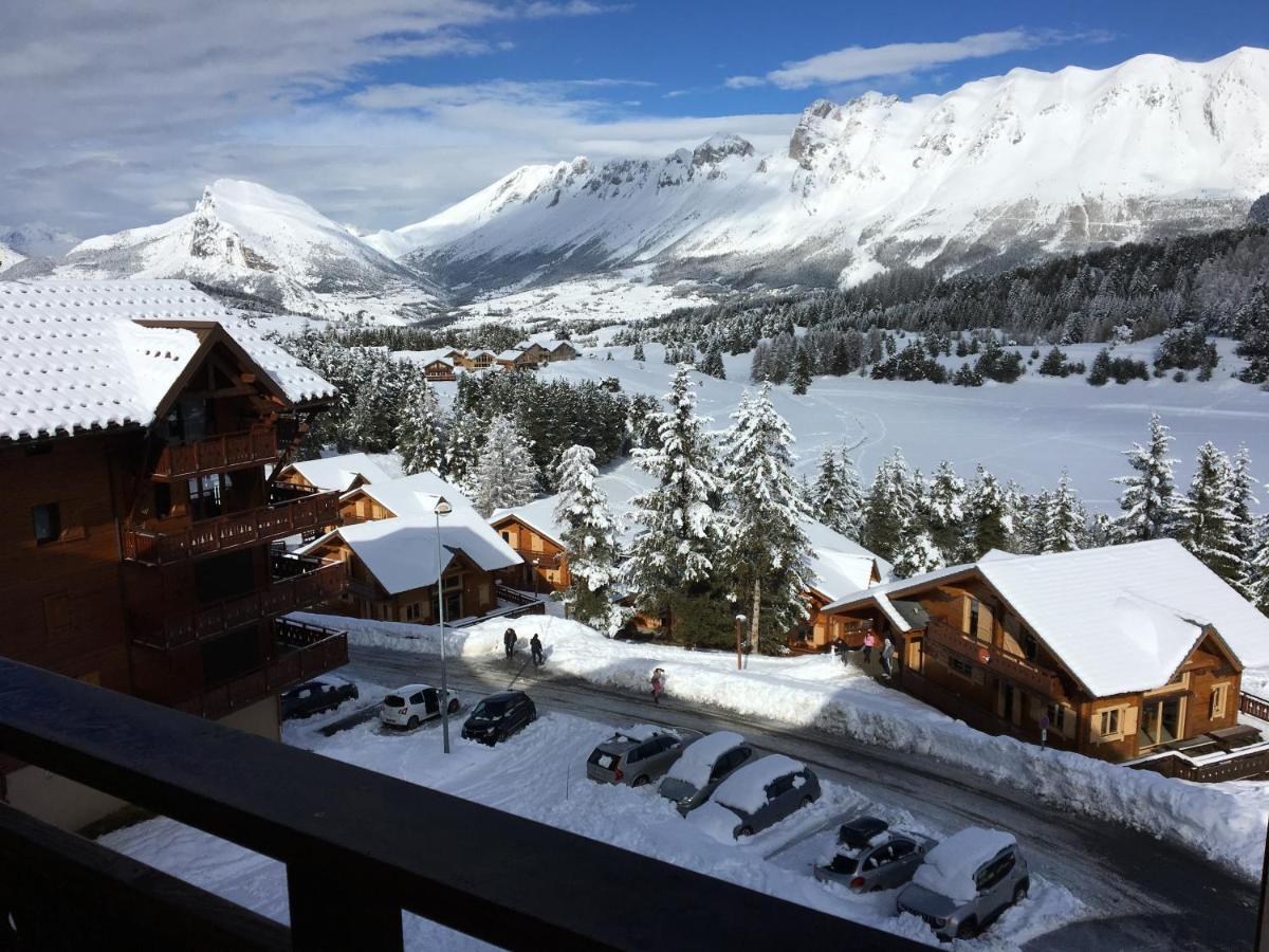 Eden Sur Les Pistes Avec Vue Panoramique Sur La Vallee La Joue du Loup Luaran gambar